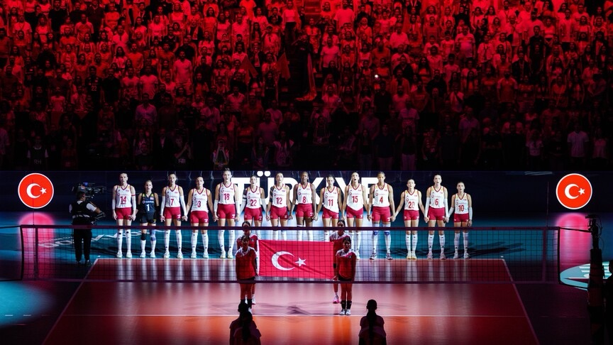 Tebrikler Filenin Sultanları! 

Avrupa’nın zirvesine uzanan bu büyük başarıyla milletimize tarifsiz bir gurur yaşatan A…