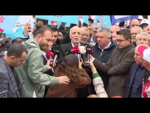 TÜRK-İŞ Hazine ve Maliye Bakanlığı'nın Önünde Kitlesel Basın Açıklaması Yaptı