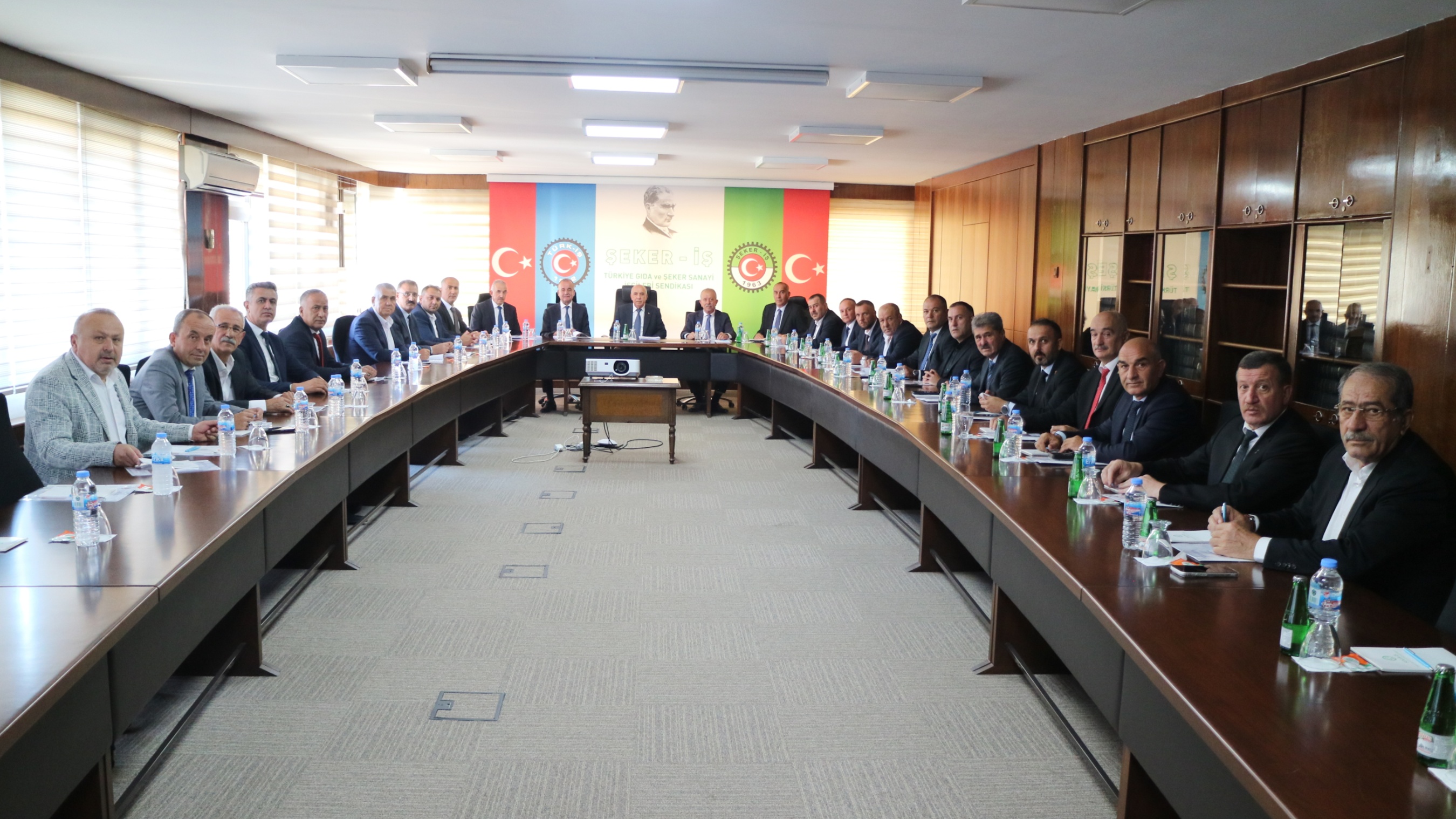 ŞEKER-İŞ SENDİKAMIZIN BAŞKANLAR KURULU TOPLANTISI 16-17 TEMMUZ 2026 TARİHLERİNDE GERÇEKLEŞTİRİLDİ