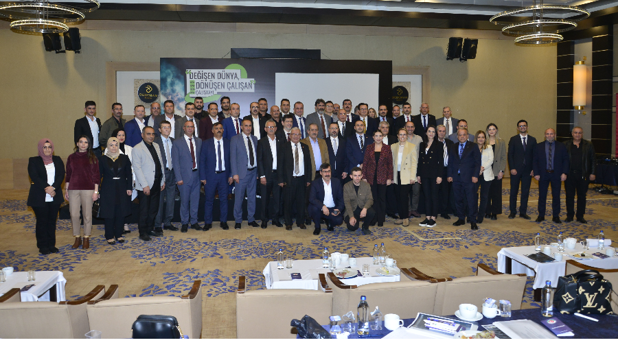 SENDİKAMIZ TARAFINDAN DÜZENLENEN "DEĞİŞEN DÜNYA DÖNÜŞEN ÇALIŞAN " ÇALIŞTAYI KONYA’DA GERÇEKLEŞTİRİLDİ.