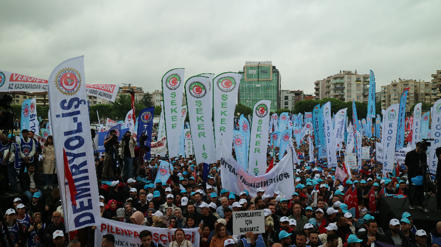 1 MAYIS’TA TÜRK-İŞ KONFEDERASYONUMUZ’UN ÖNDERLİĞİNDE 1 MAYIS EMEK VE DAYANIŞMA GÜNÜ’NÜ COŞKUYLA KUTLADIK.
